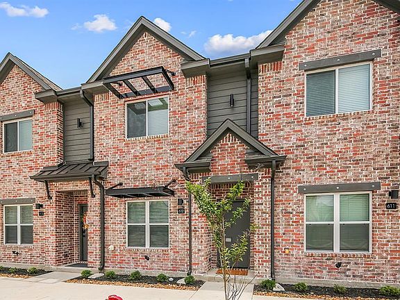 3rd image of 1451 Associates Pvt Avenue #612