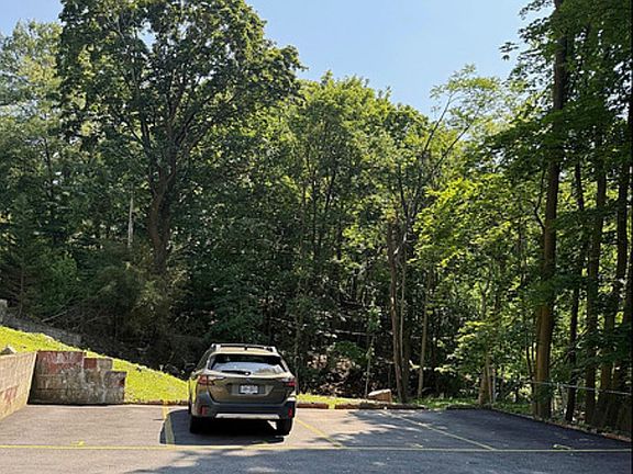 3rd image of 504 Ashford Ave #1W