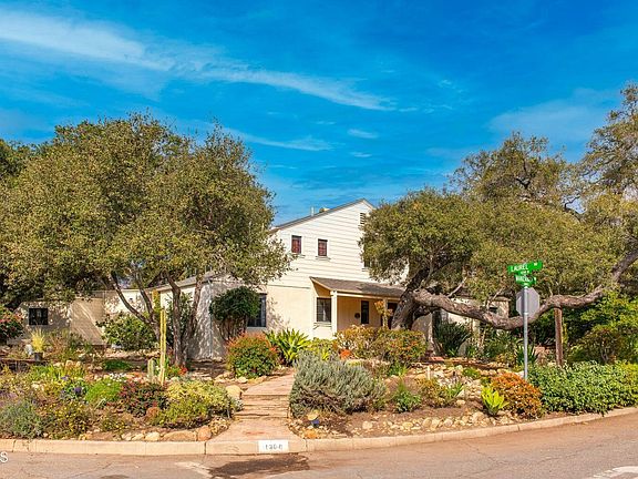 3rd image of 1301 Manzanita Dr