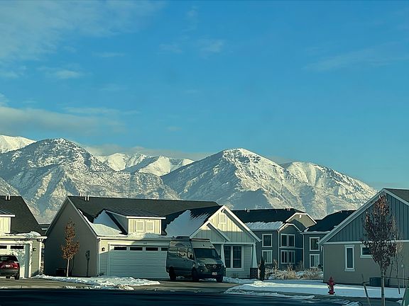 Townhome with mountain views