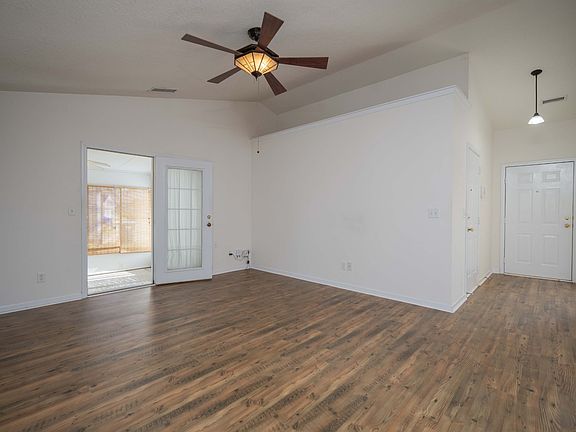 4th image of 607 Seaford Ct