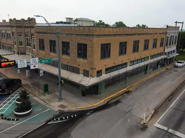 102 E 2nd St #205, Taylor, TX 76574