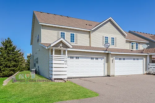 5948 Oakgreen Ave N Photo 1