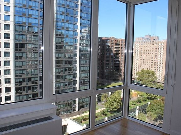4th image of 795 Columbus Ave APT 11N