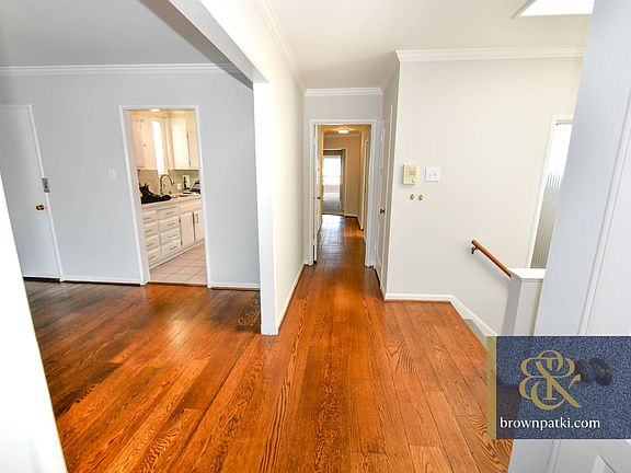 4th image of 1642 Greenwich St