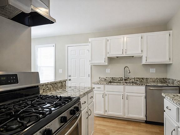 4th image of 1000 Wesley Ln #1