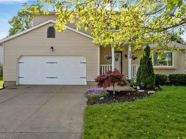 6449 Blossomwood Cir NE, Canton, OH 44721
