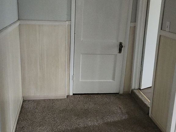 3rd image of 2889 Mercer Rd Floor 2