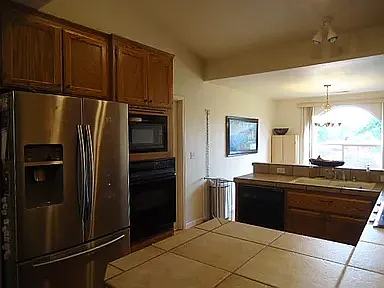9225 Stanford Ln — Photo 5