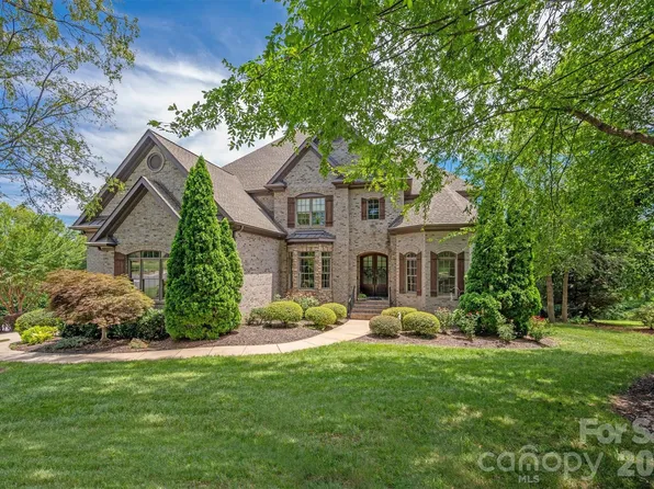 1401 Lookout Cir, Waxhaw, NC 28173