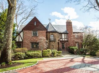 175 Cliff Rd, Wellesley, MA 02481