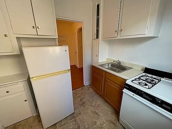 3rd image of 11048 72nd Ave APT 4E