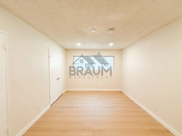 6041 WHITSETT — Photo 18