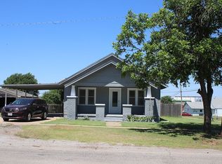 114 S 5th St, Sentinel, OK 73664