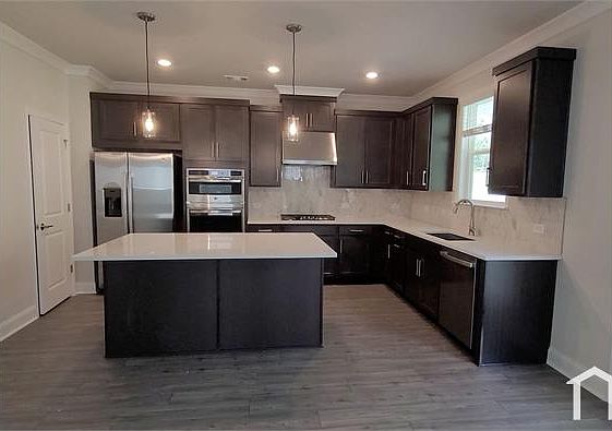 3rd image of 850 Elderberry Ct #1