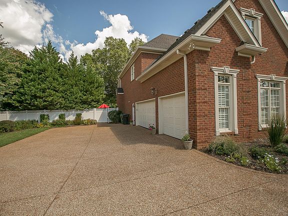 5th image of 1405 Bradberry Dr