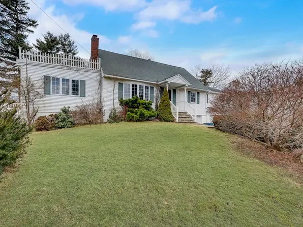 11 Towanda Rd, Tewksbury, MA 01876