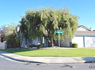 8820 Chisholm Dr, Bakersfield, CA 93312