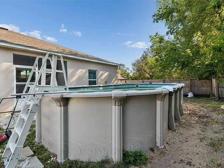 13046 Linden Dr — Photo 19