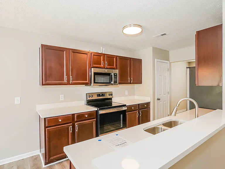 123 Ivy Hill Ln — Photo 8