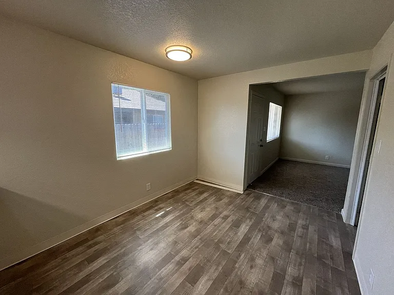 6415-6417 San Stefano St — Photo 44