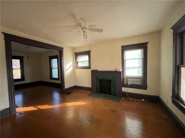 2008 E 36th St, Kansas City, MO 64109