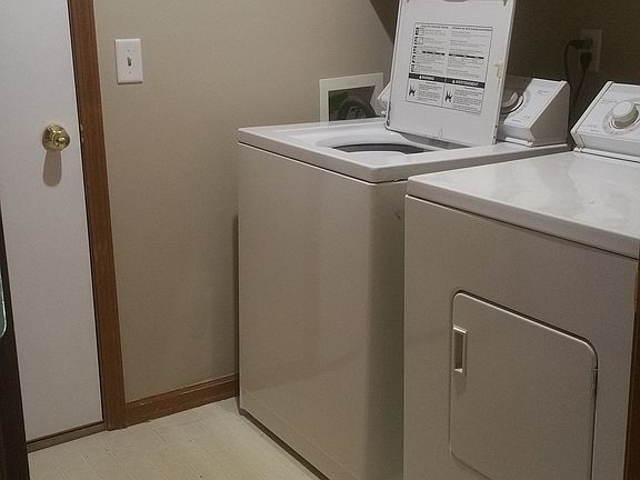 Laundry room w/washer&dryer