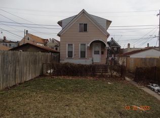 1234 S 17th St, Milwaukee, WI 53204