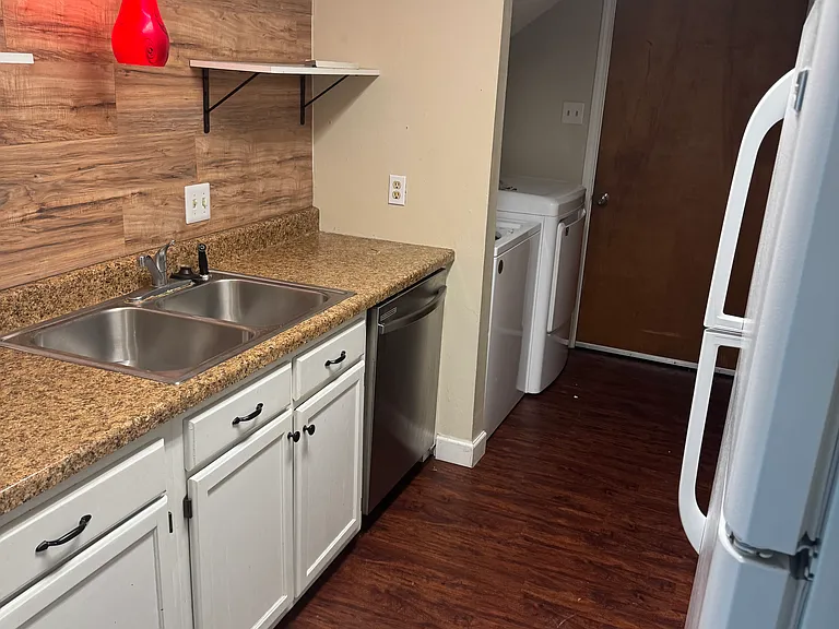 8052 Bayou Fountain Ave #4 — Photo 10