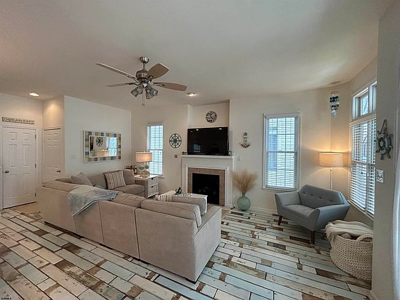 5th image of 1624 Asbury Ave APT 1