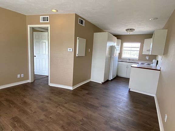 2nd image of 1801 Lake St Unit 2