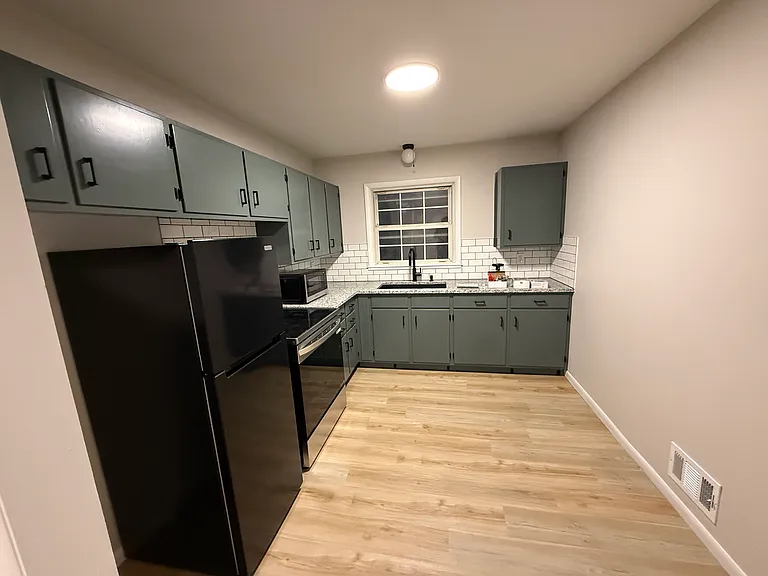 4324 S Main St — Photo 5