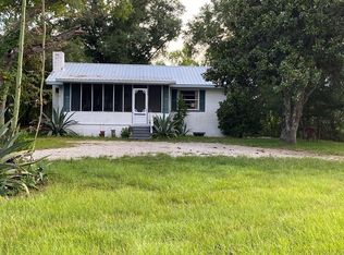 206 3rd St W, Carrabelle, FL 32322