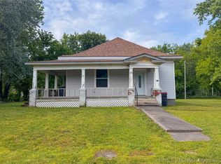 414 W 7th St, Chelsea, OK 74016