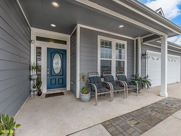4th image of 515 Dahila St