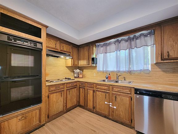 4th image of 24802 Lori Ln