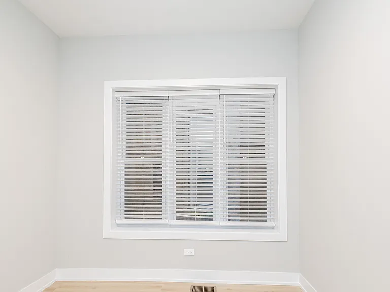 4543 S Saint Lawrence Ave #3R — Photo 7