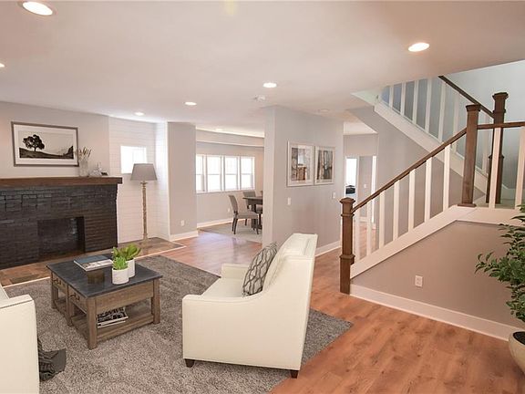 4th image of 2838 N Park Ave