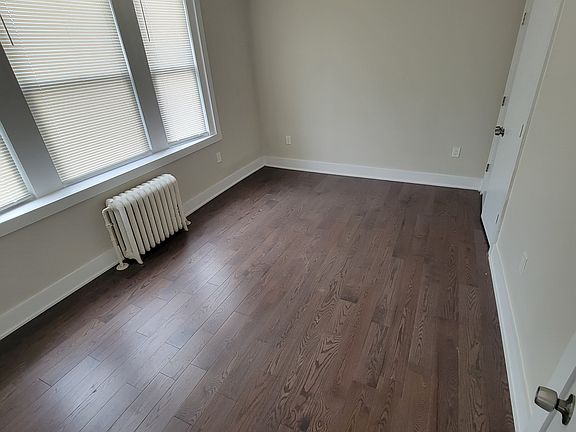5th image of 111 Sandford Pl