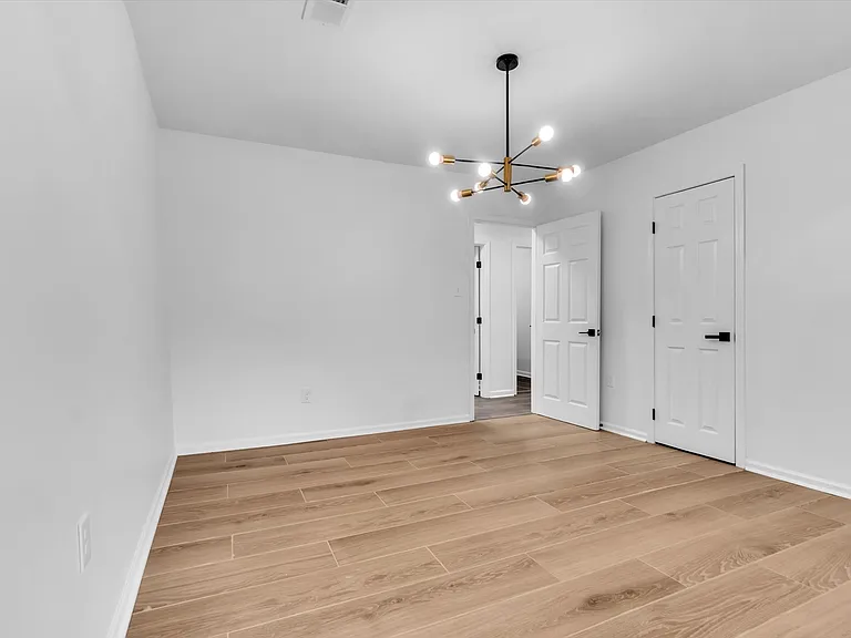 382 Josephine St — Photo 9
