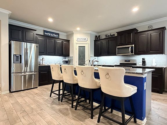 3rd image of 6970 Circle Cross Rd