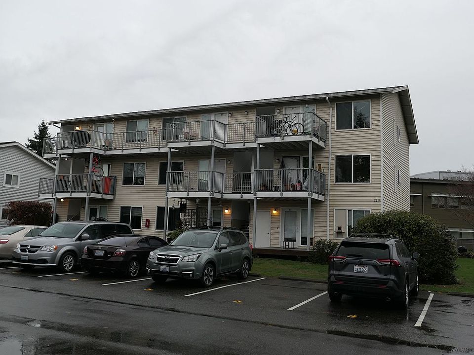 1st image of 2814 W Maplewood Ave APT 204