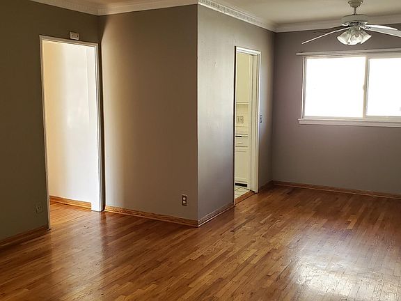 2nd image of 1252 S La Jolla Ave