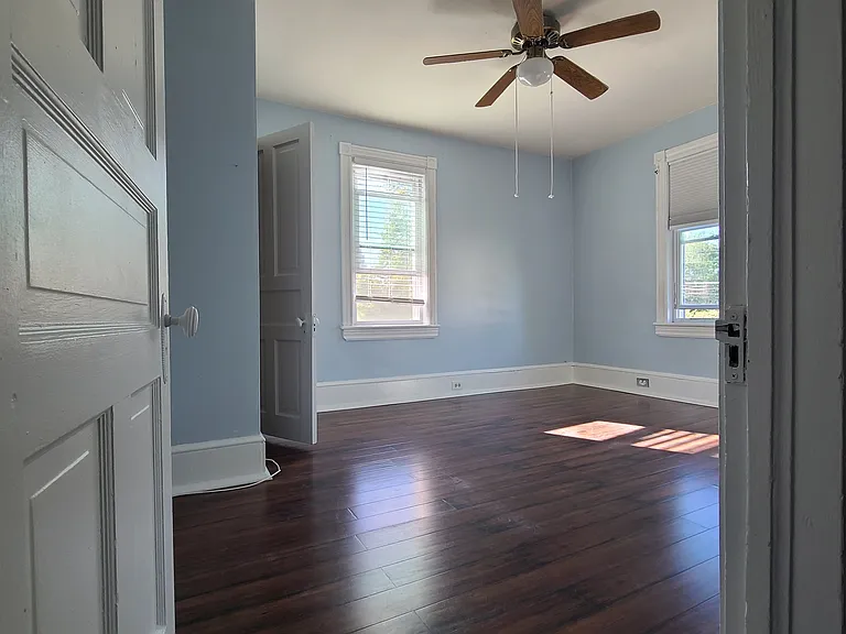219 Virginia Ave #B — Photo 7