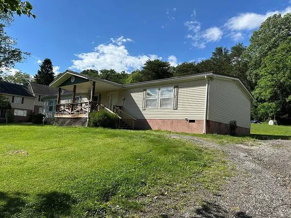 113 Burdette Ln, Nitro, WV 25143