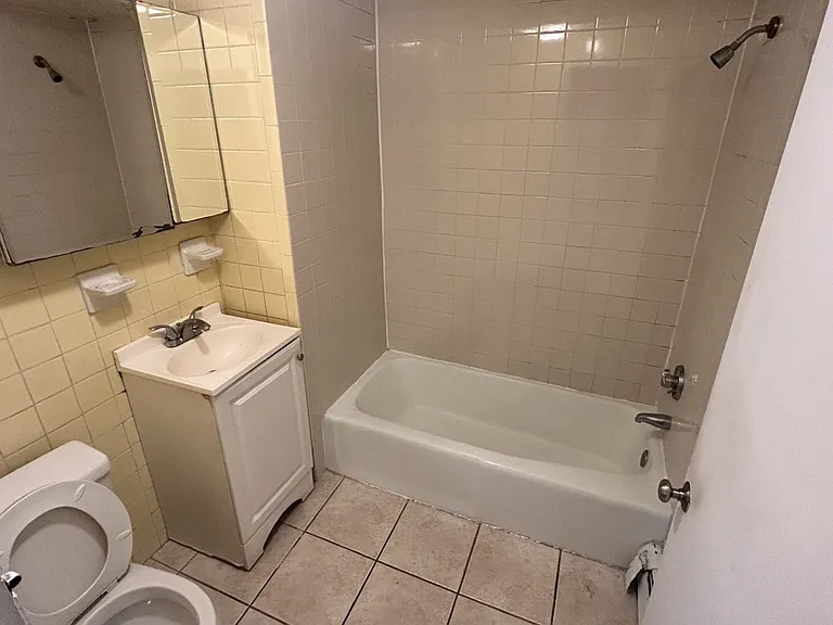 14 Marion St #1L — Photo 6