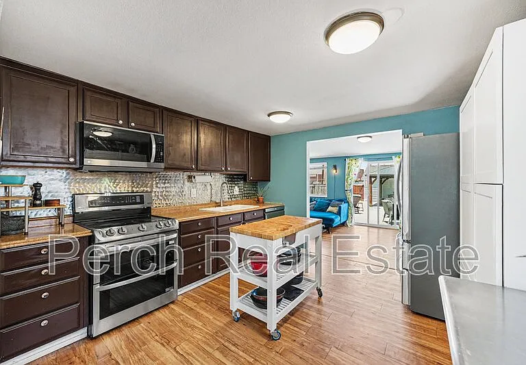 1595 W Maple Ave — Photo 2