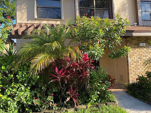 4th image of 3966 Cocoplum Cir APT A