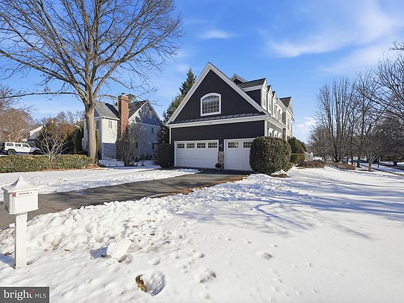 3rd image of 2905 Hibbard St