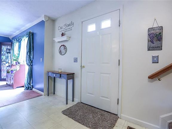 3rd image of 15 Cornflower Dr